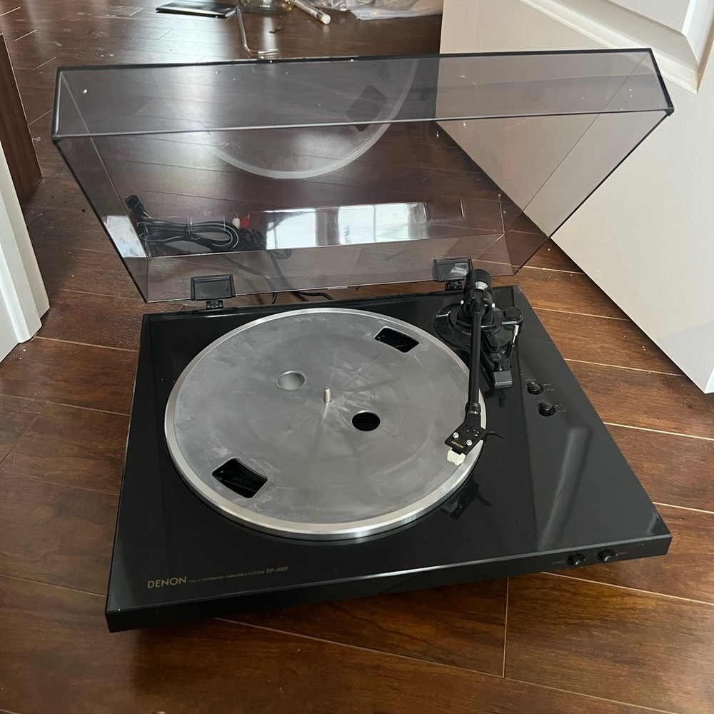 Denon fully automatic turntable system DP-300f record vinyl player